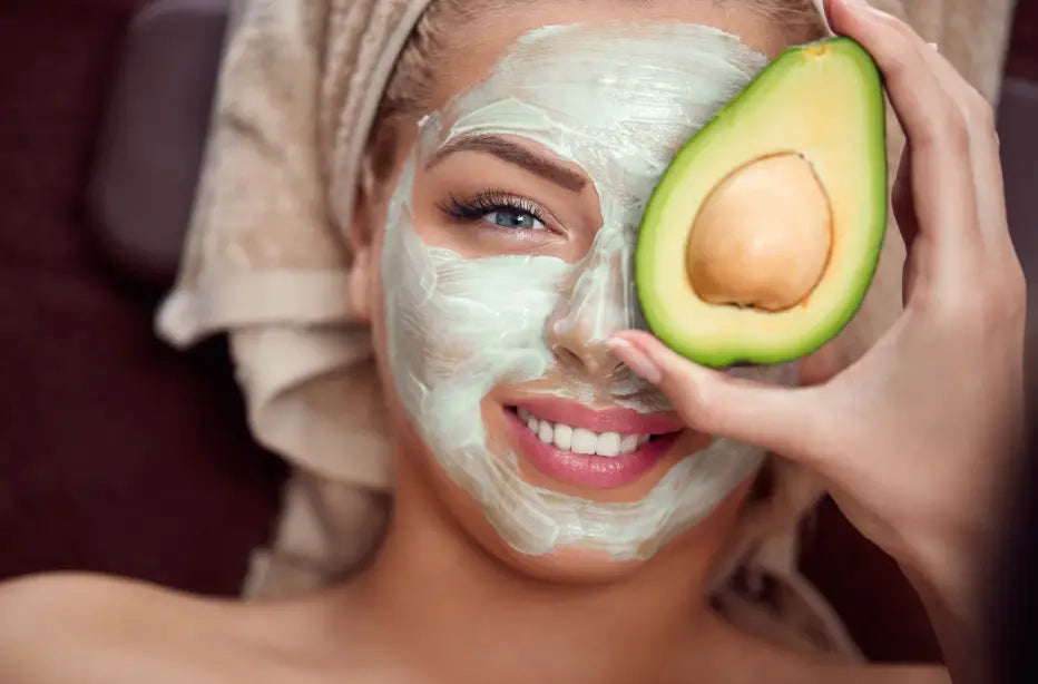 Feuchtigkeitsspendende Avocado-Honig-Gesichtsmaske